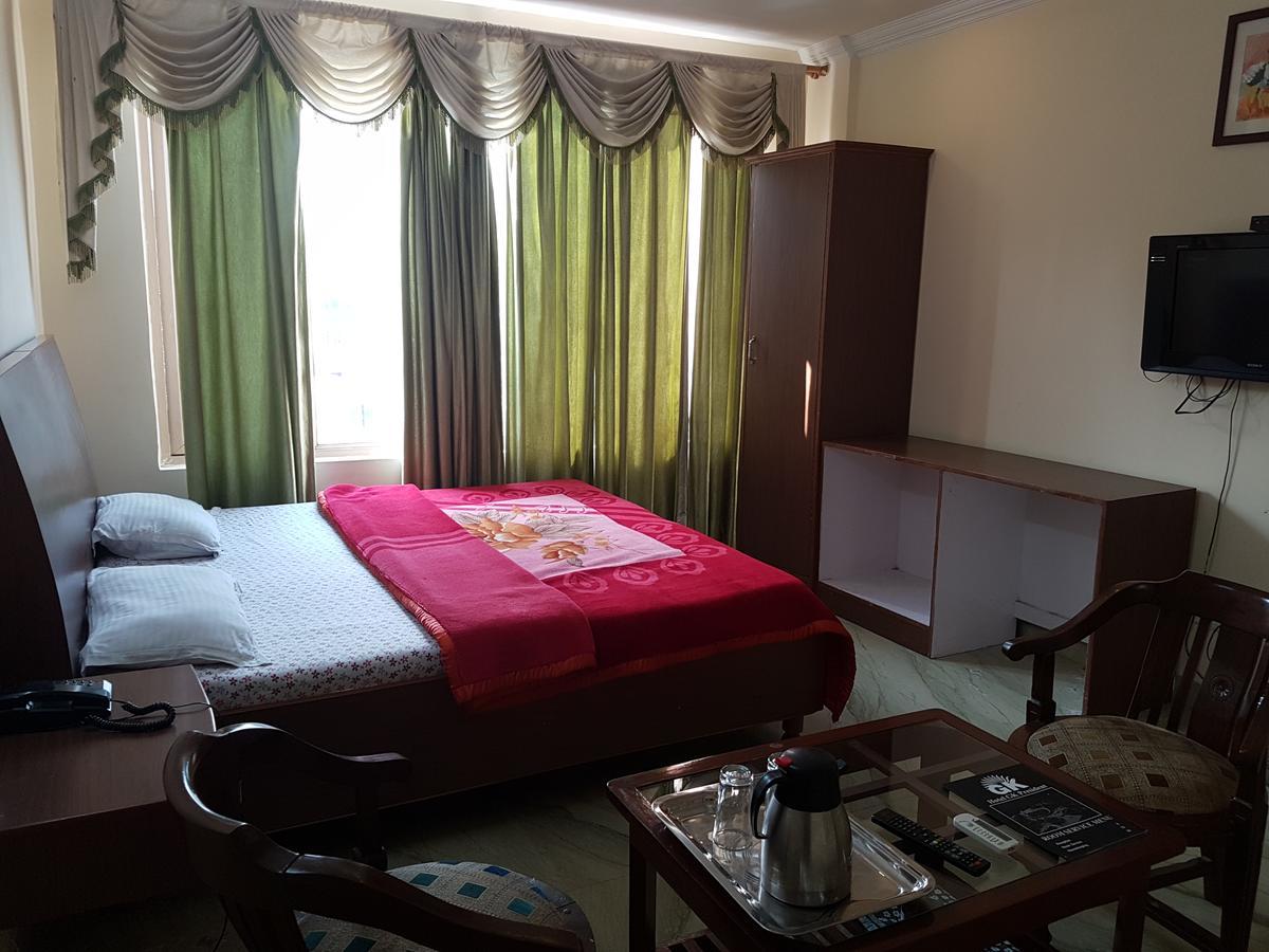 Hotel G.K President Chandigarh Ngoại thất bức ảnh